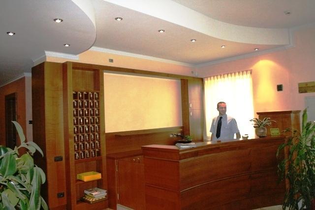 Locanda Sant'Ambrogio Cislago ภายนอก รูปภาพ