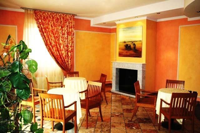 Locanda Sant'Ambrogio Cislago ภายนอก รูปภาพ